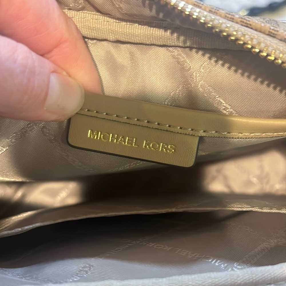 Michael Kors Jet Set Large East West Crossbody - Picture 4 of 5